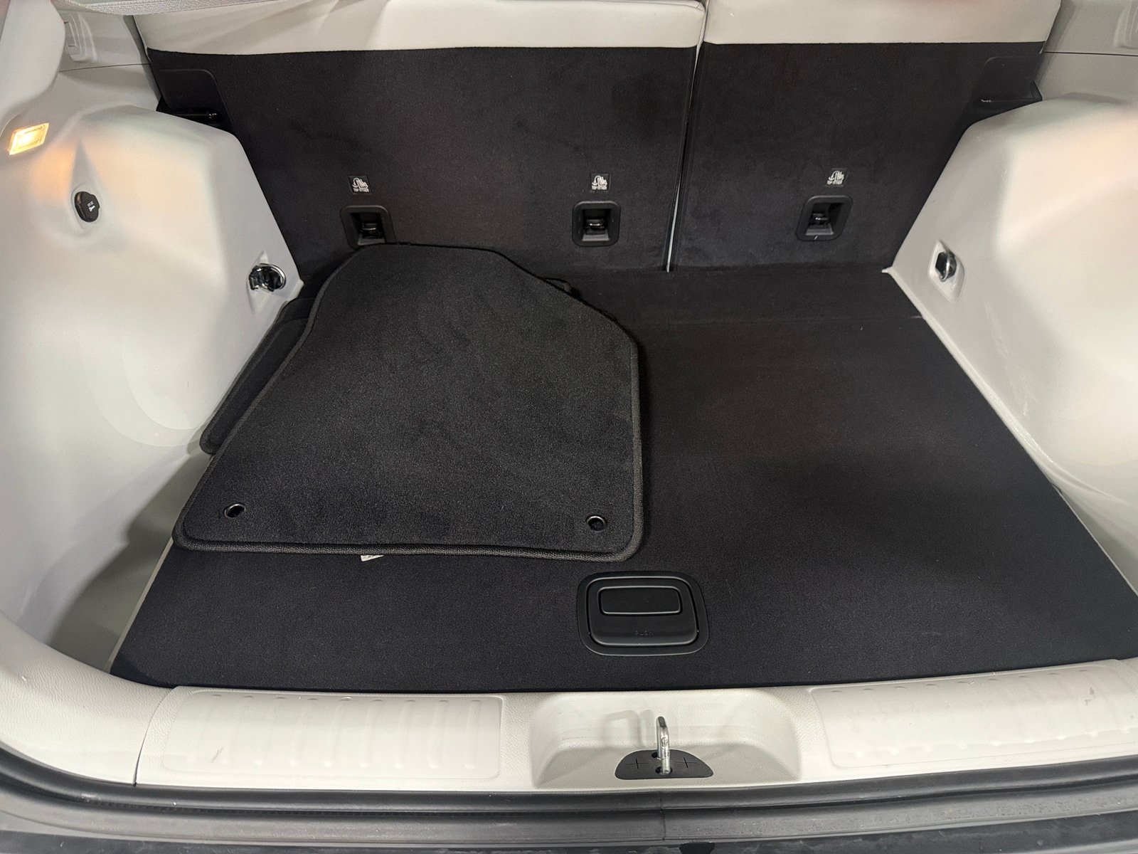 Thumbnail: 2020 Jeep Cherokee - 6