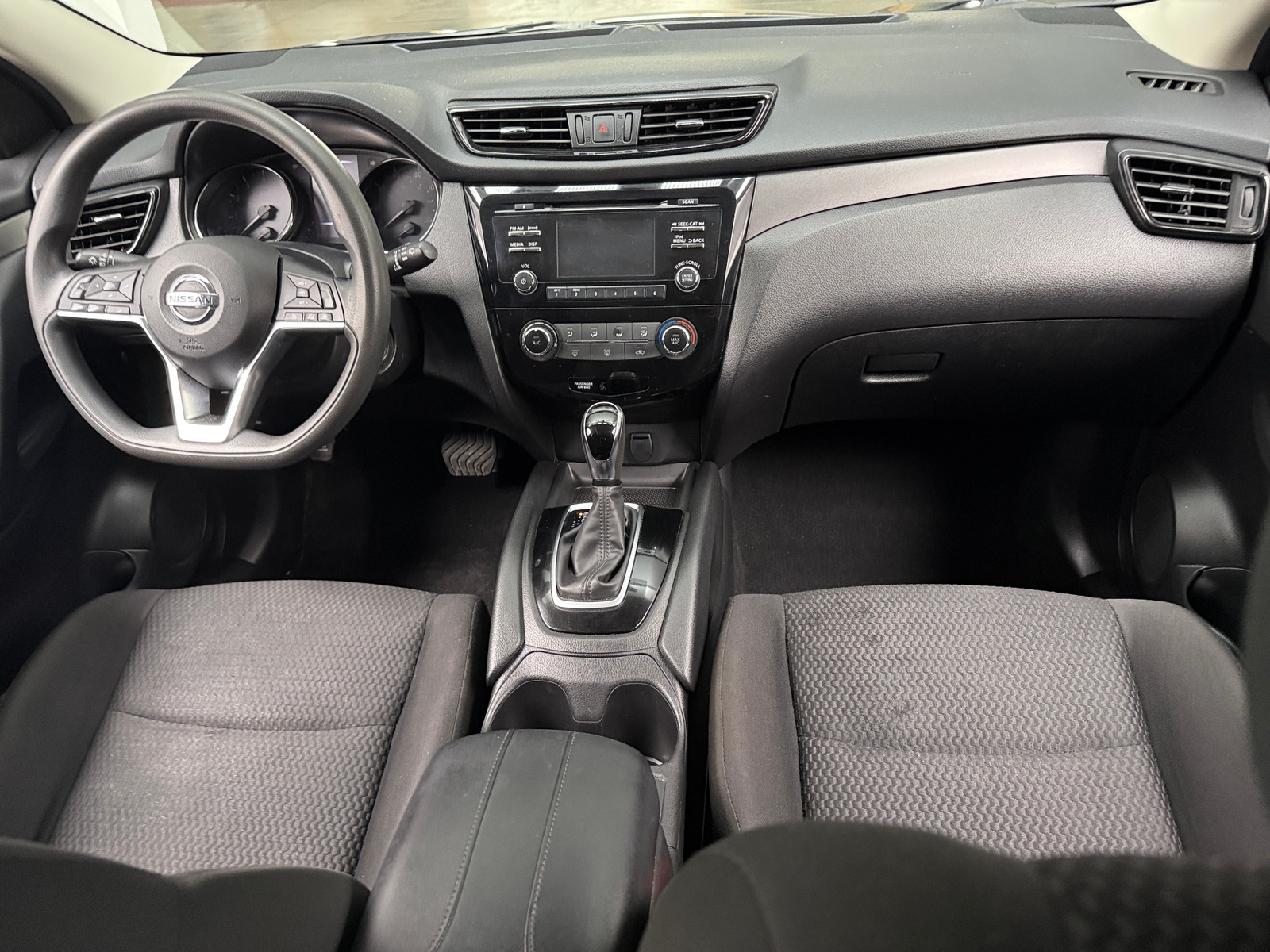 Thumbnail: 2018 Nissan Rogue Sport - 3