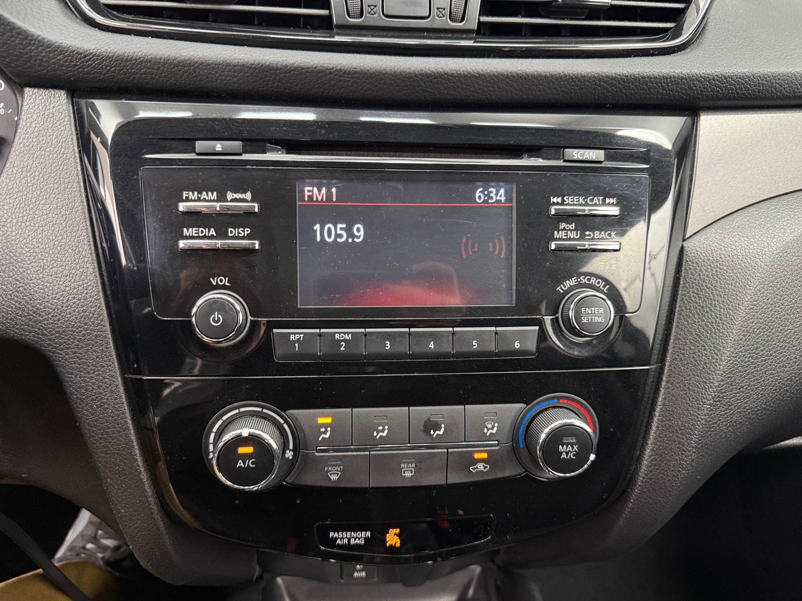 Thumbnail: 2018 Nissan Rogue Sport - 4