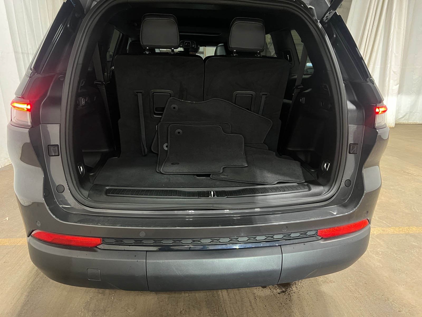 Thumbnail: 2023 Jeep Grand Cherokee L - 6