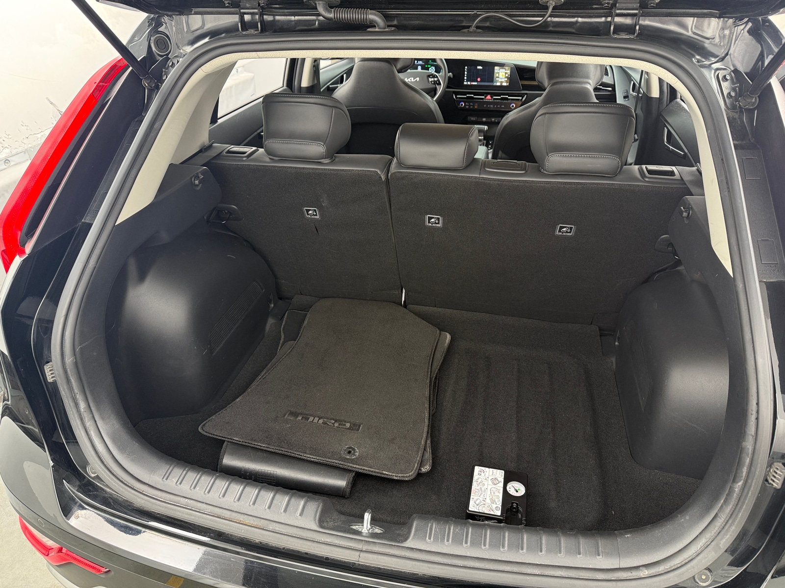 Thumbnail: 2023 Kia Niro - 6