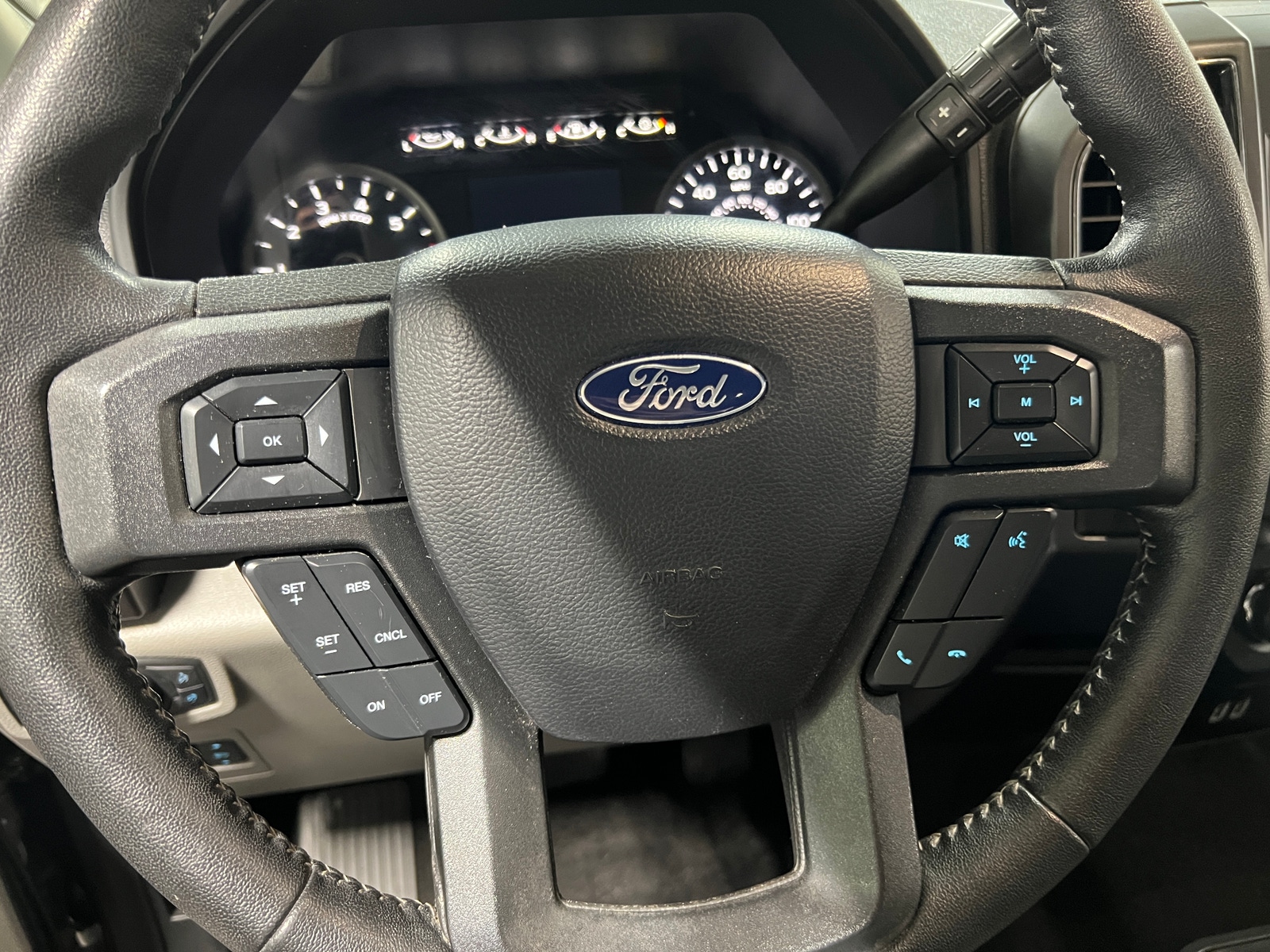 Thumbnail: 2019 Ford Econoline - 5