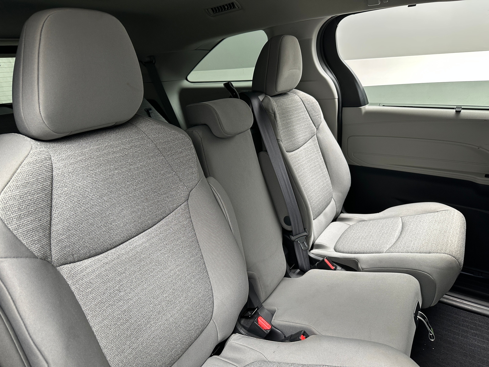 Thumbnail: 2022 Toyota Sienna - 6