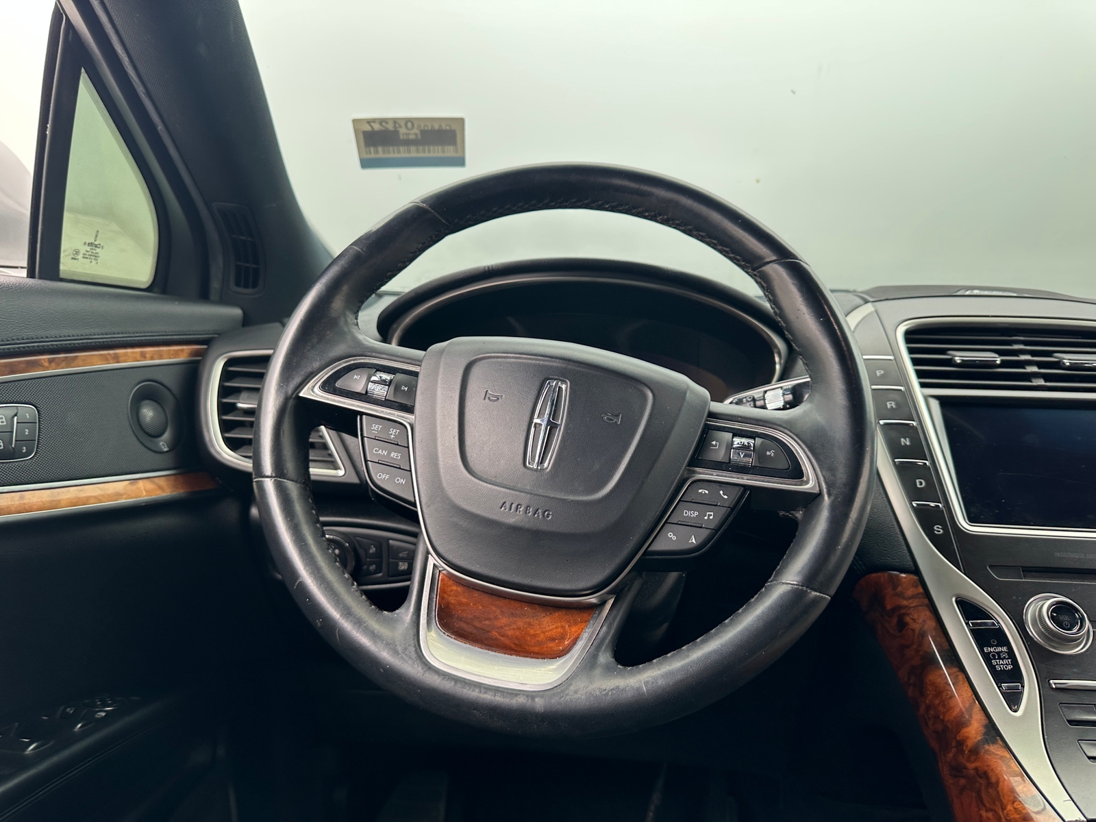 Thumbnail: 2019 Lincoln Nautilus - 4