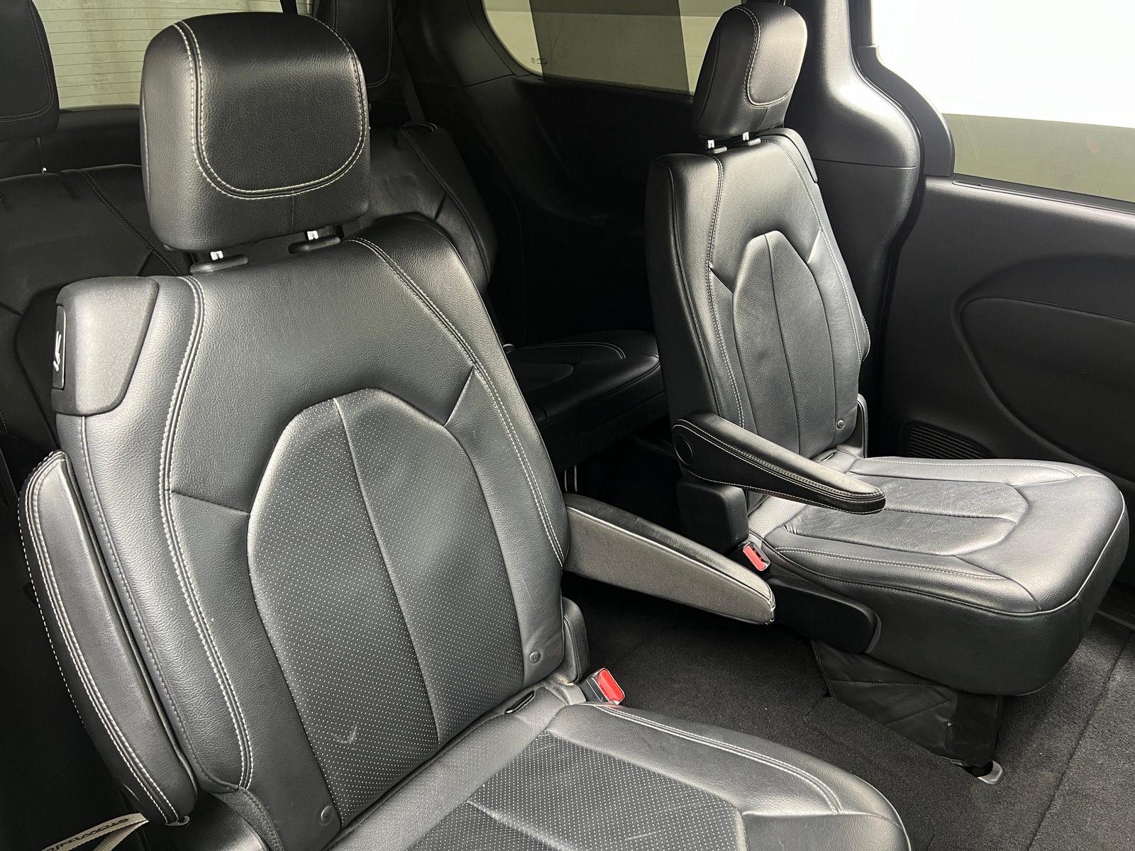 Thumbnail: 2018 Chrysler Pacifica - 5