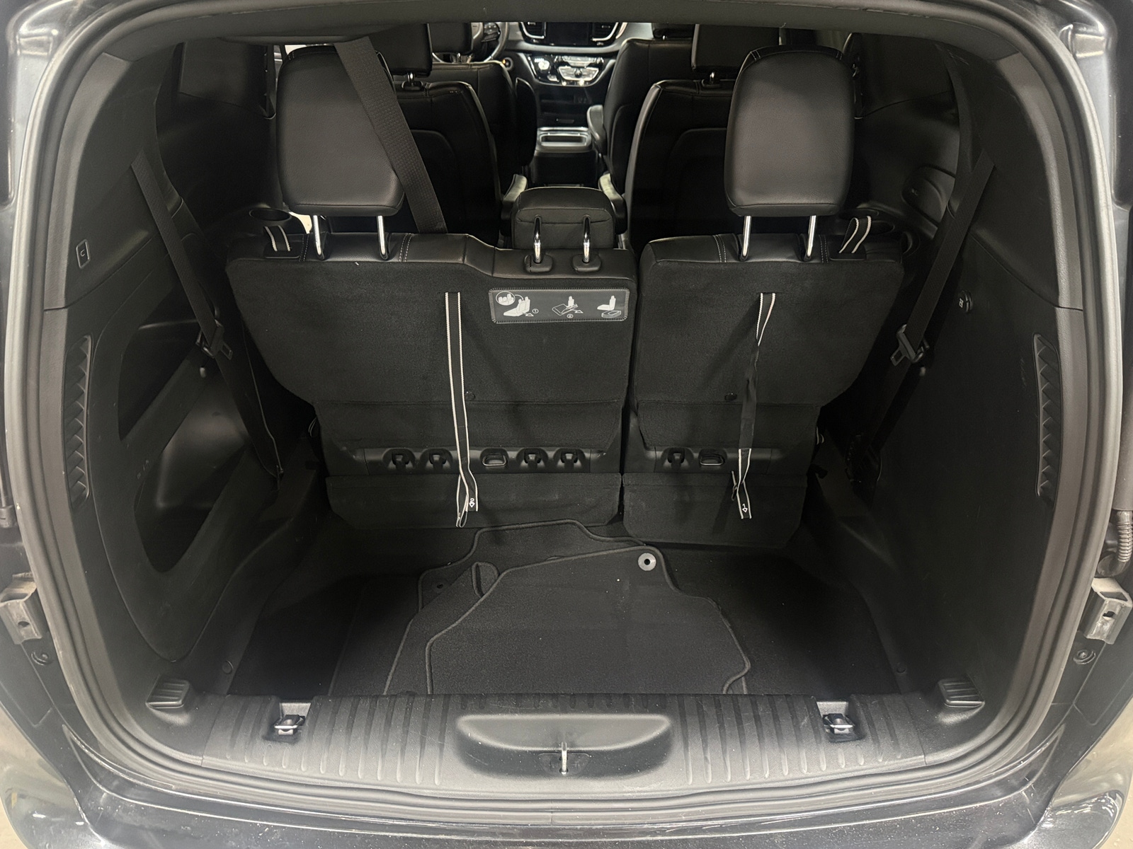 Thumbnail: 2018 Chrysler Pacifica - 6