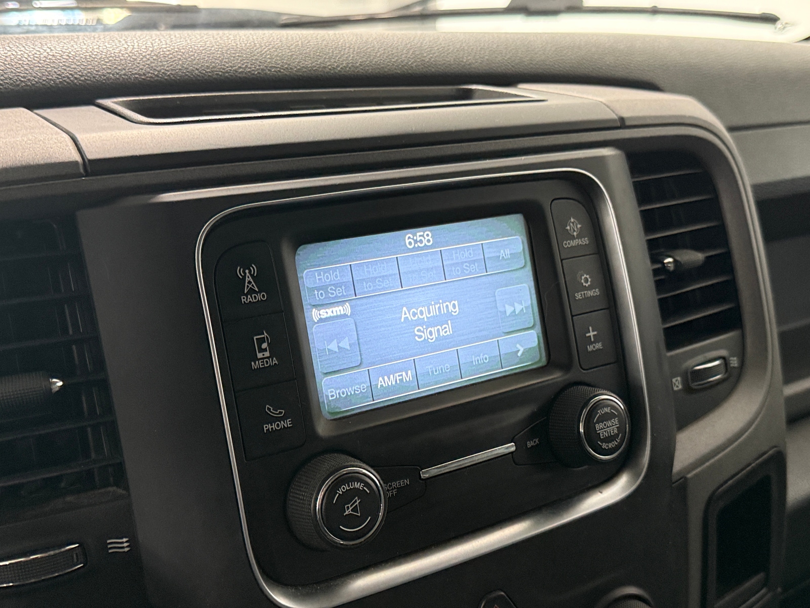 Thumbnail: 2019 RAM 1500 Classic - 4