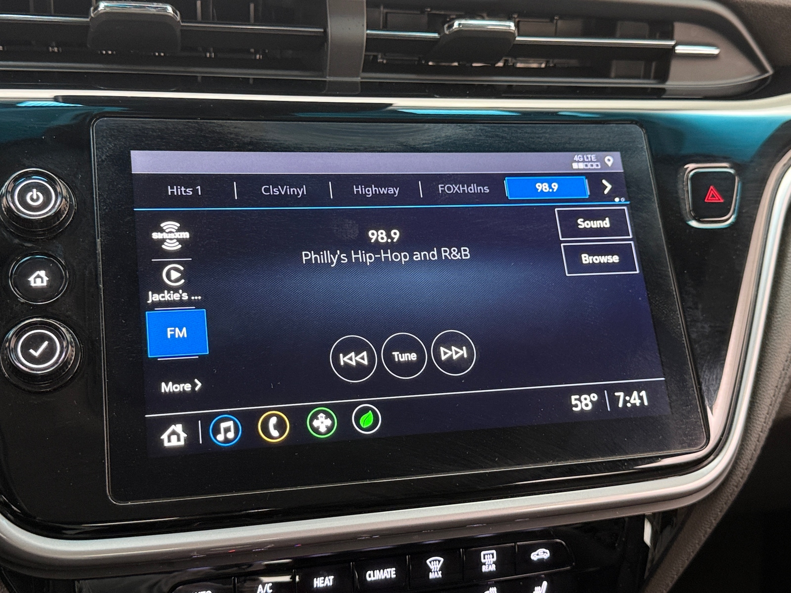 Thumbnail: 2022 Chevrolet Bolt EV - 3