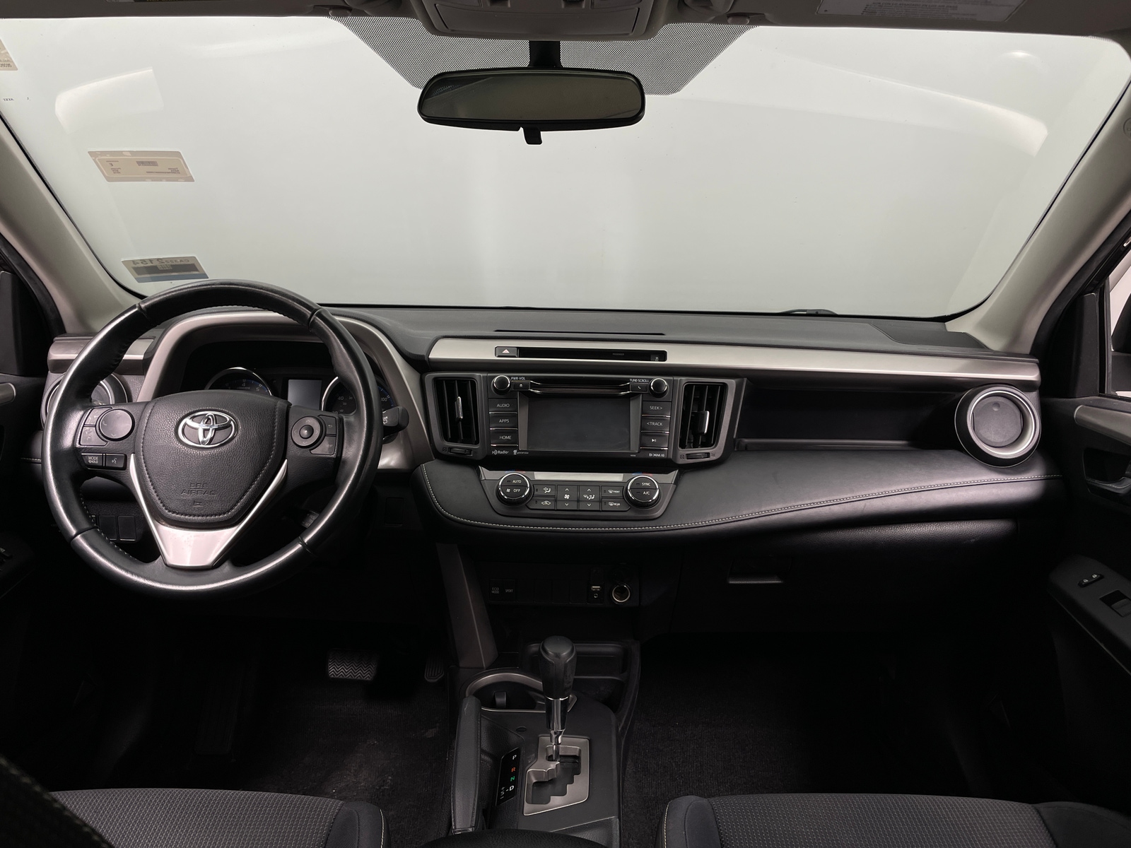 Thumbnail: 2016 Toyota RAV4 - 3