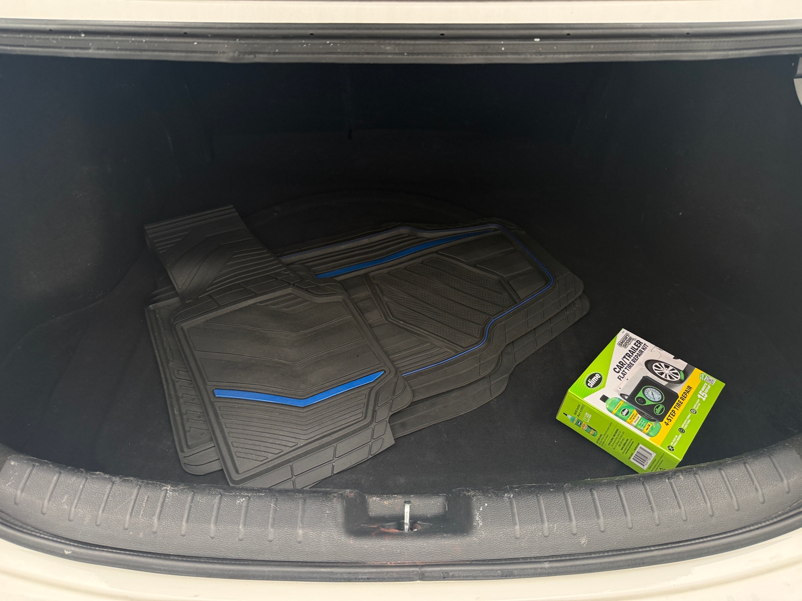 Thumbnail: 2024 Kia Forte - 7