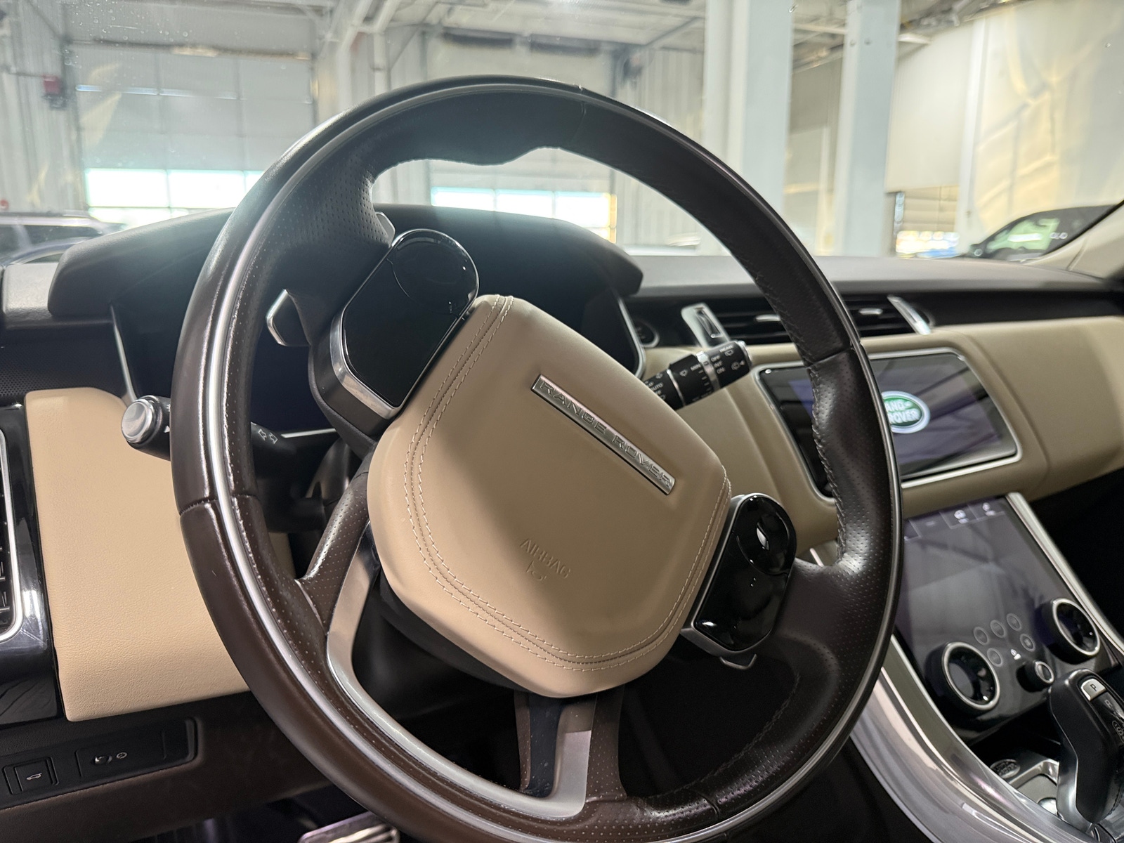 Thumbnail: 2022 Land Rover Range Rover Sport - 4