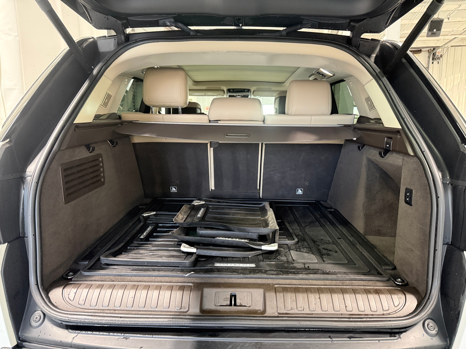 Thumbnail: 2022 Land Rover Range Rover Sport - 6