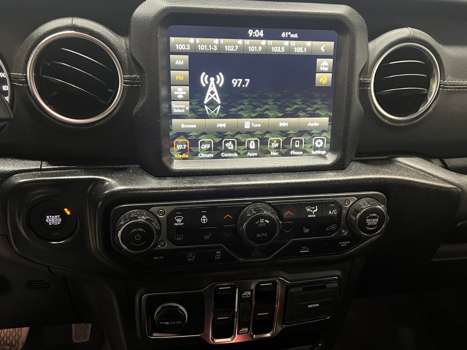 Thumbnail: 2021 Jeep Gladiator - 3