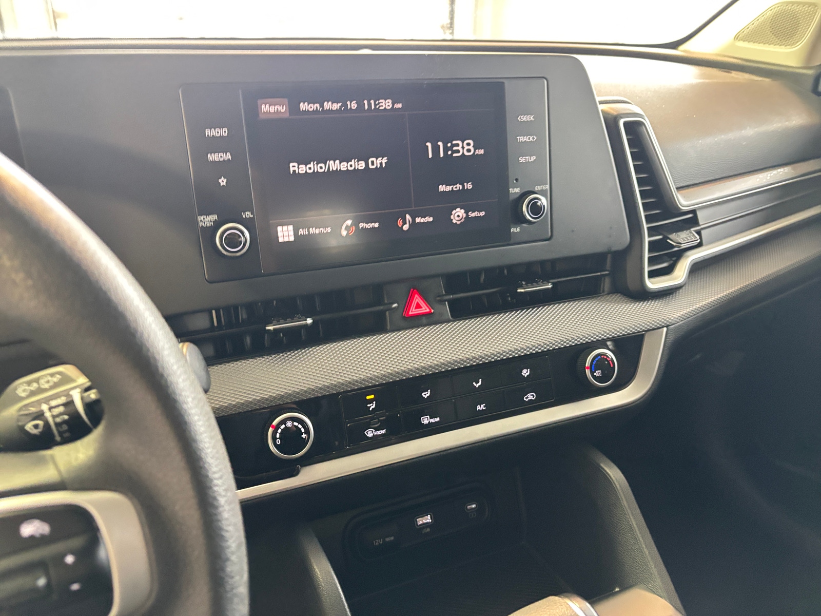 Thumbnail: 2025 Kia Sportage - 4