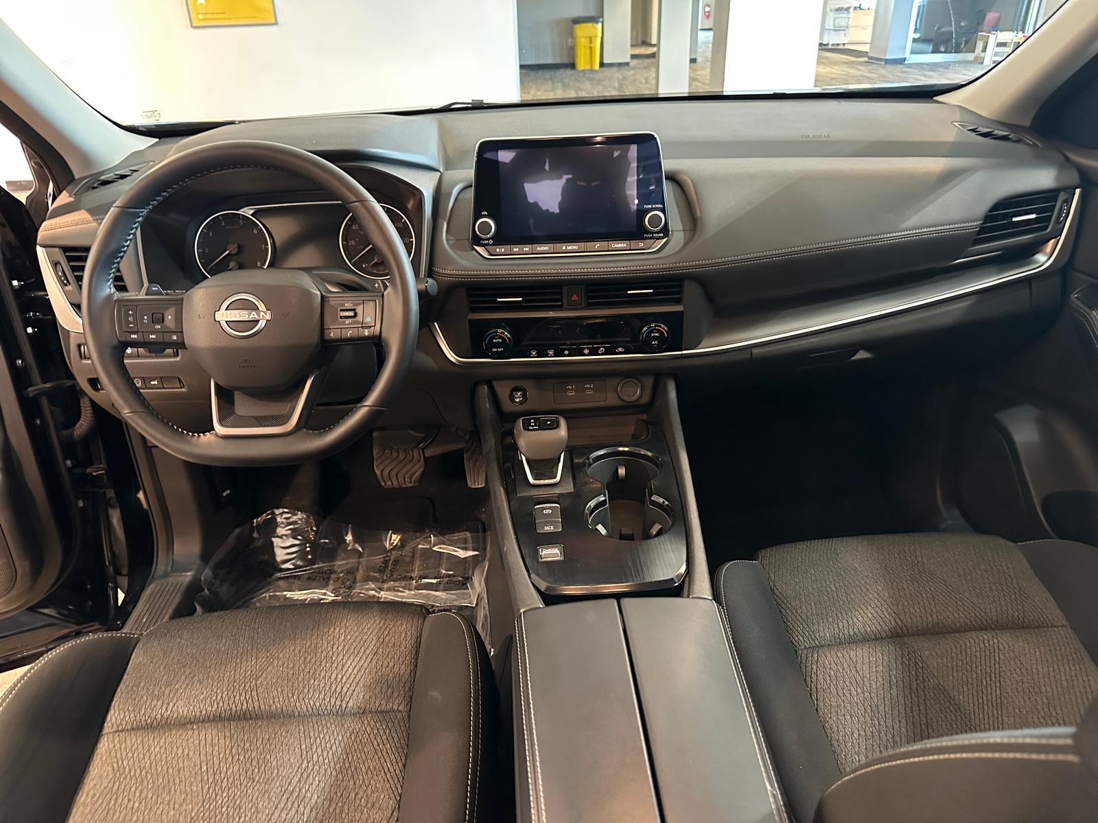 Thumbnail: 2025 Nissan Rogue - 3