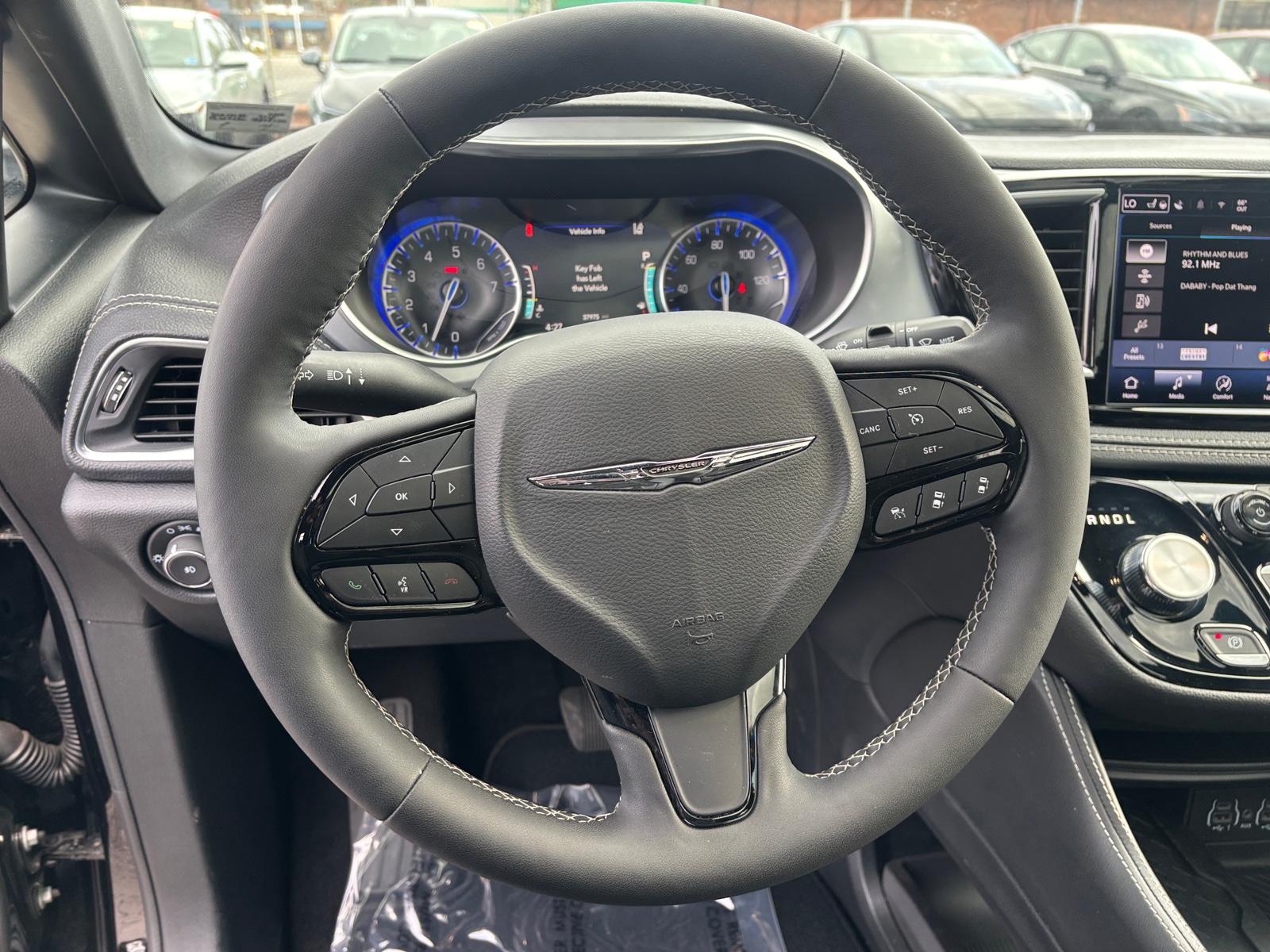 Thumbnail: 2025 Chrysler Pacifica - 4