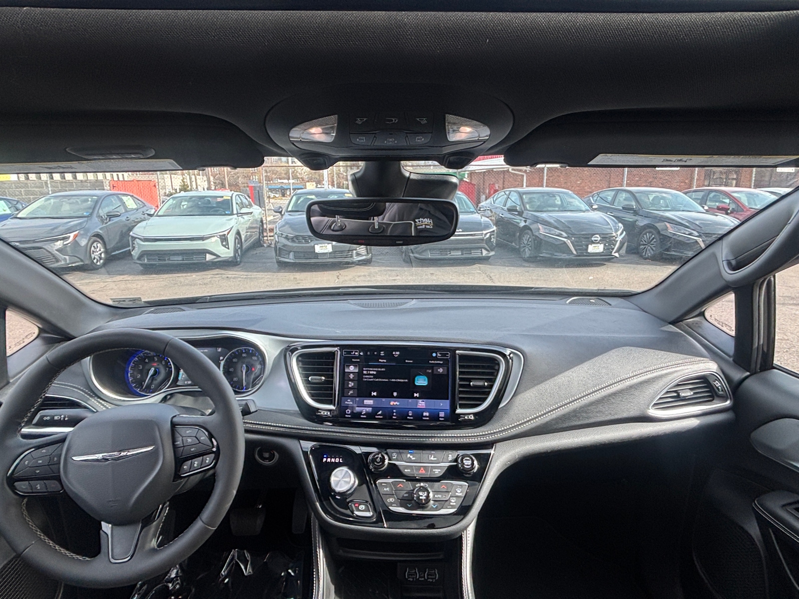 Thumbnail: 2025 Chrysler Pacifica - 2