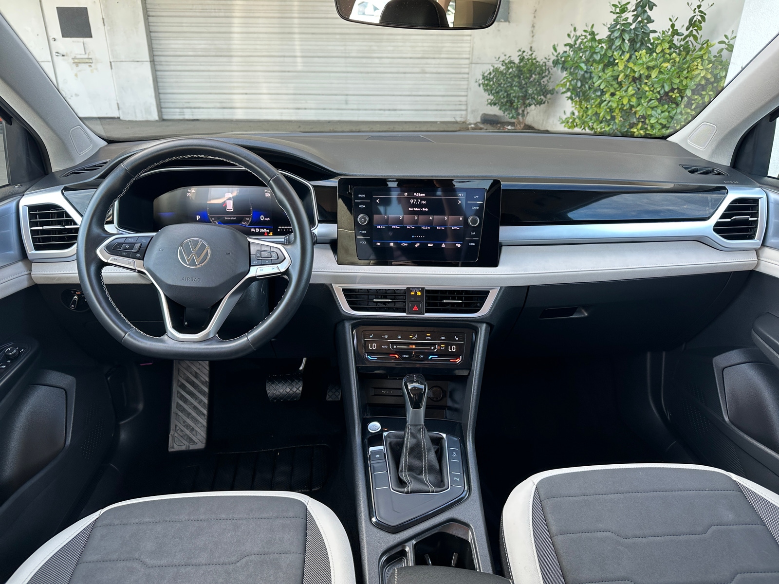 Thumbnail: 2025 Volkswagen Taos - 3