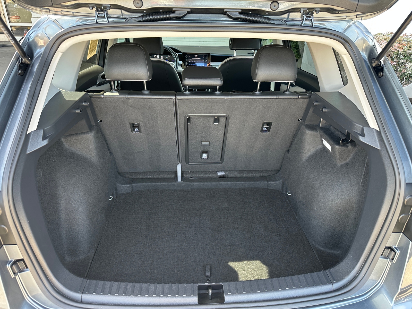 Thumbnail: 2025 Volkswagen Taos - 6