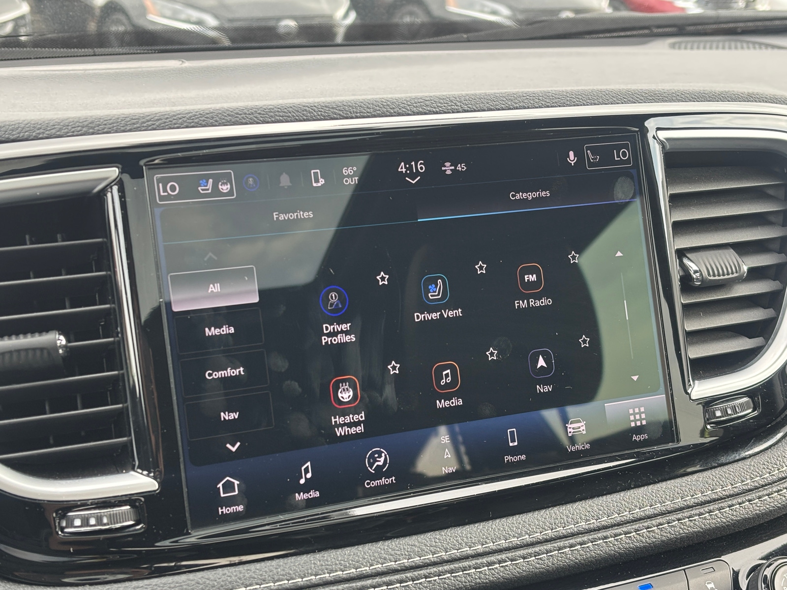 Thumbnail: 2025 Chrysler Pacifica - 4