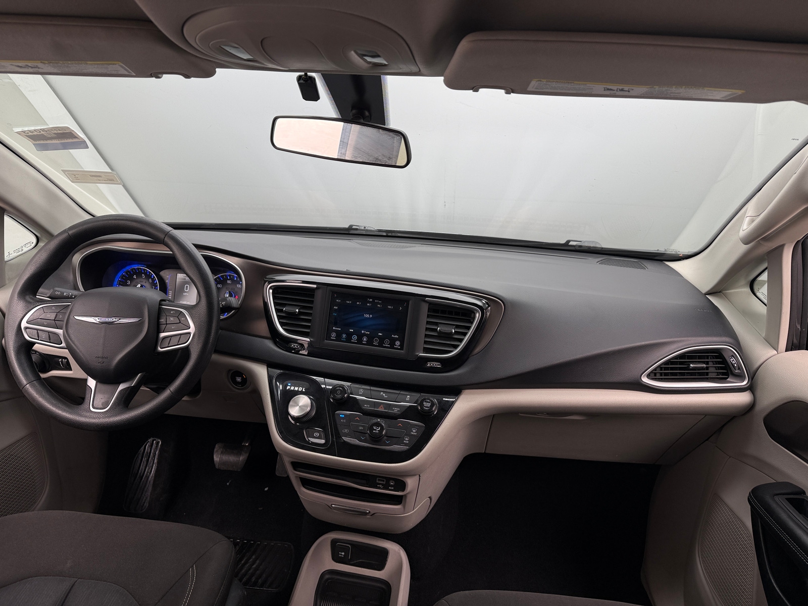 Thumbnail: 2020 Chrysler Voyager - 3