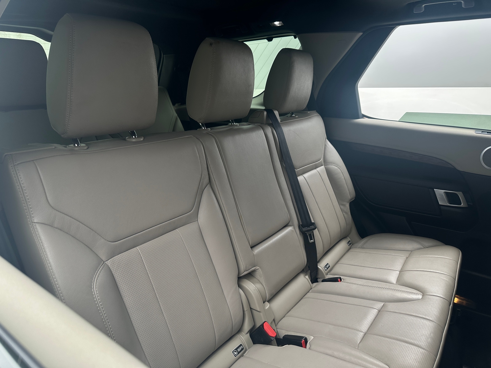 Thumbnail: 2018 Land Rover Discovery - 5