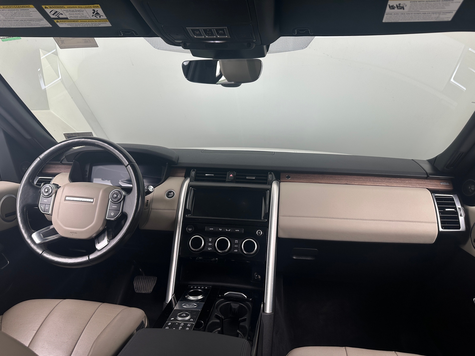 Thumbnail: 2018 Land Rover Discovery - 2