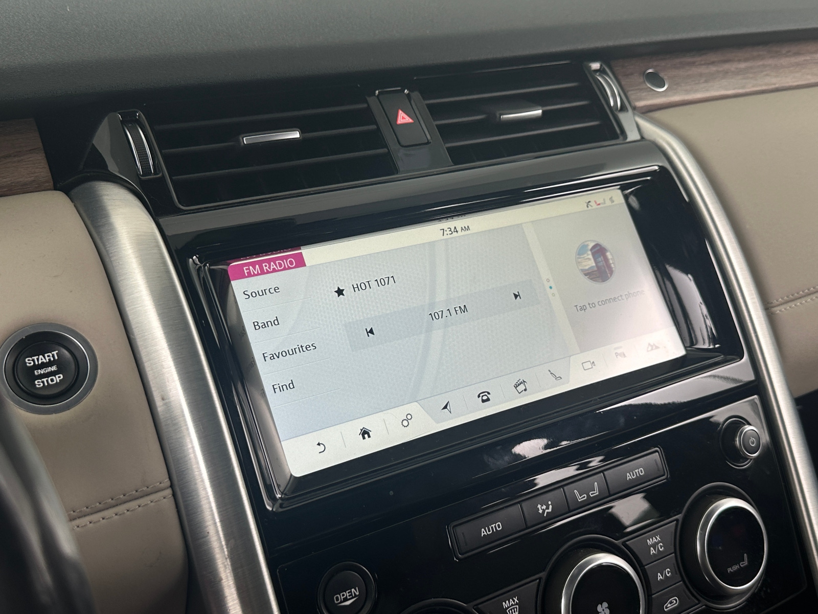 Thumbnail: 2018 Land Rover Discovery - 3