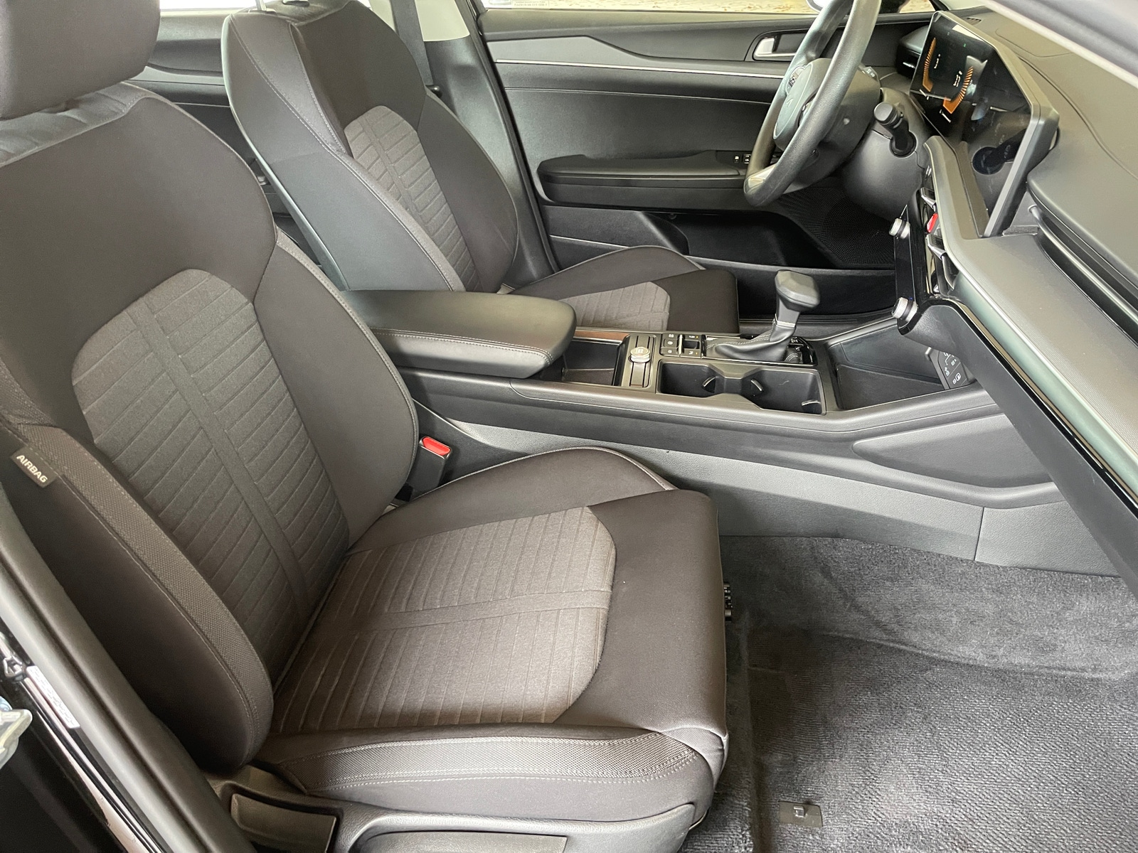 Thumbnail: 2025 Kia K5 - 2