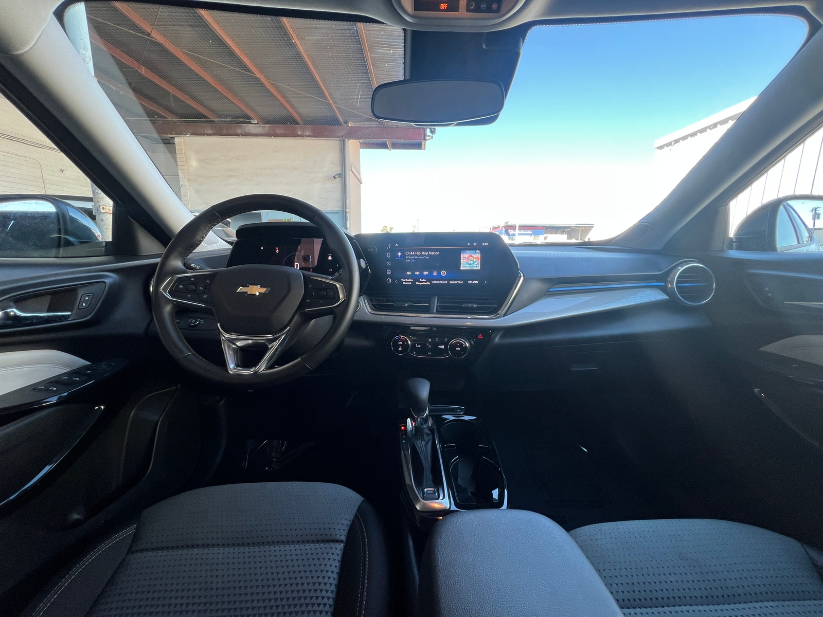 Thumbnail: 2025 Chevrolet Trax - 3