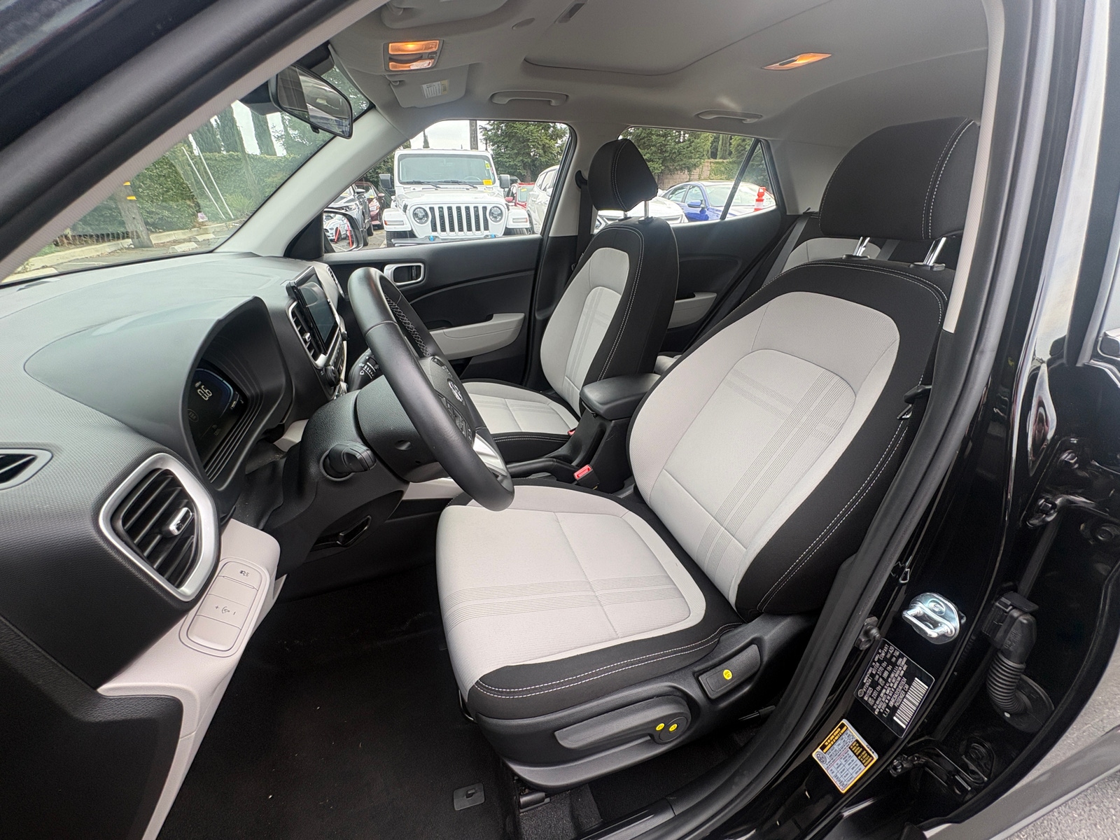 Thumbnail: 2025 Hyundai Venue - 2