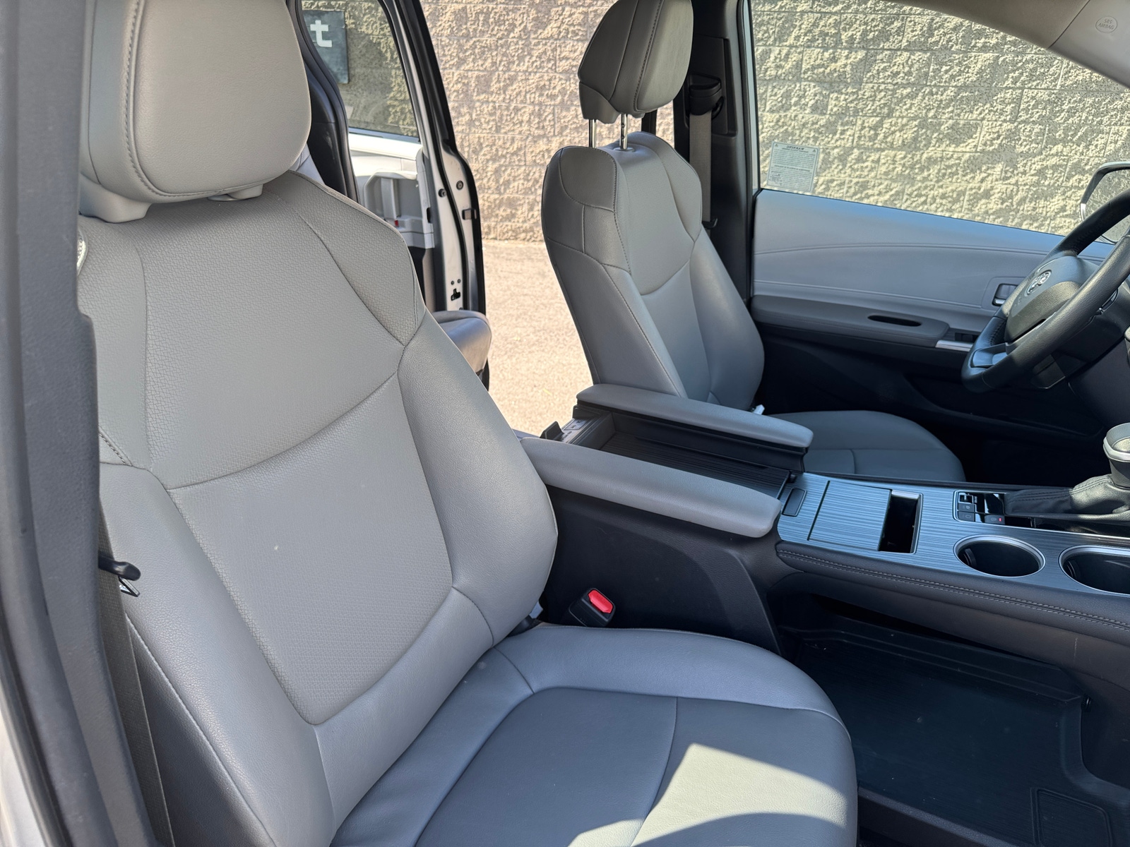 Thumbnail: 2025 Toyota Sienna - 2