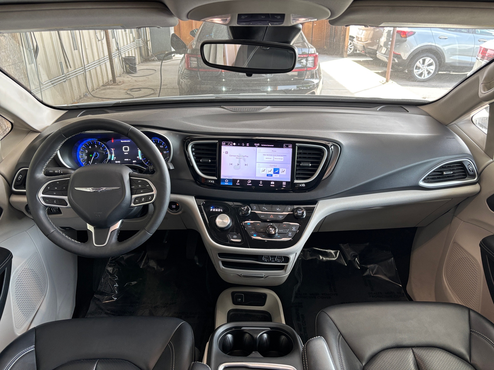 Thumbnail: 2024 Chrysler Pacifica - 3