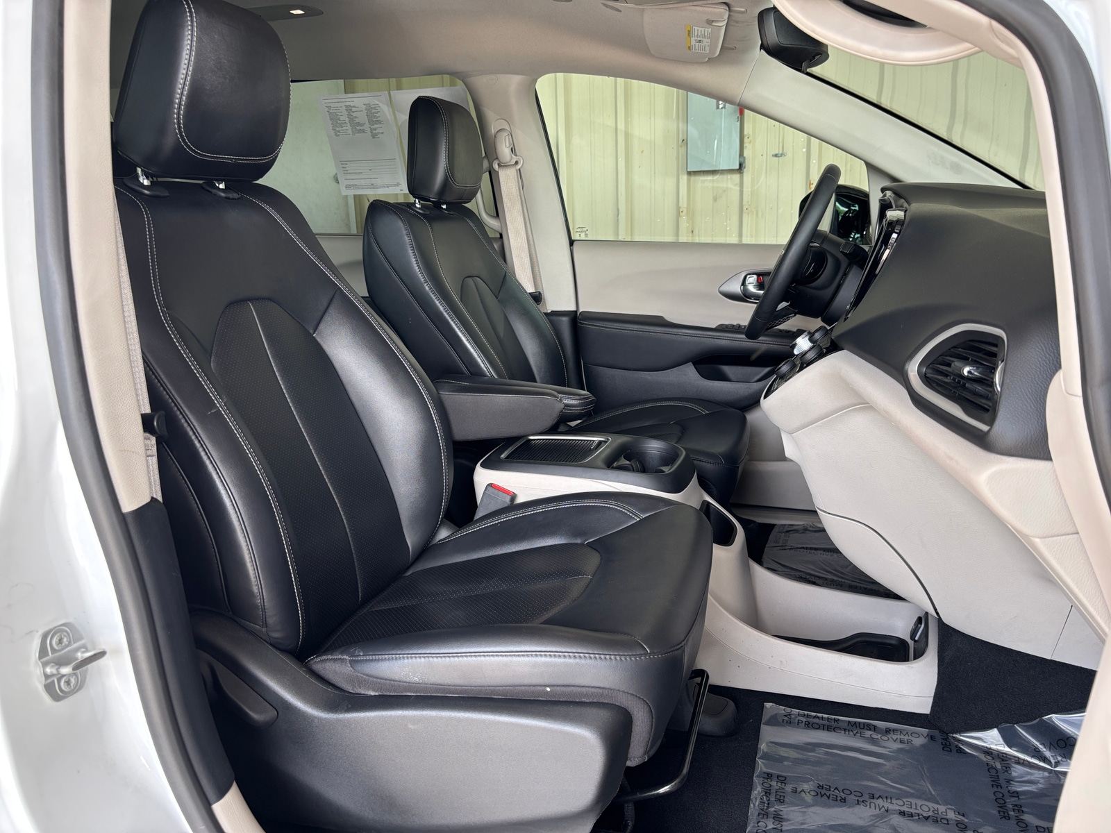 Thumbnail: 2024 Chrysler Pacifica - 2