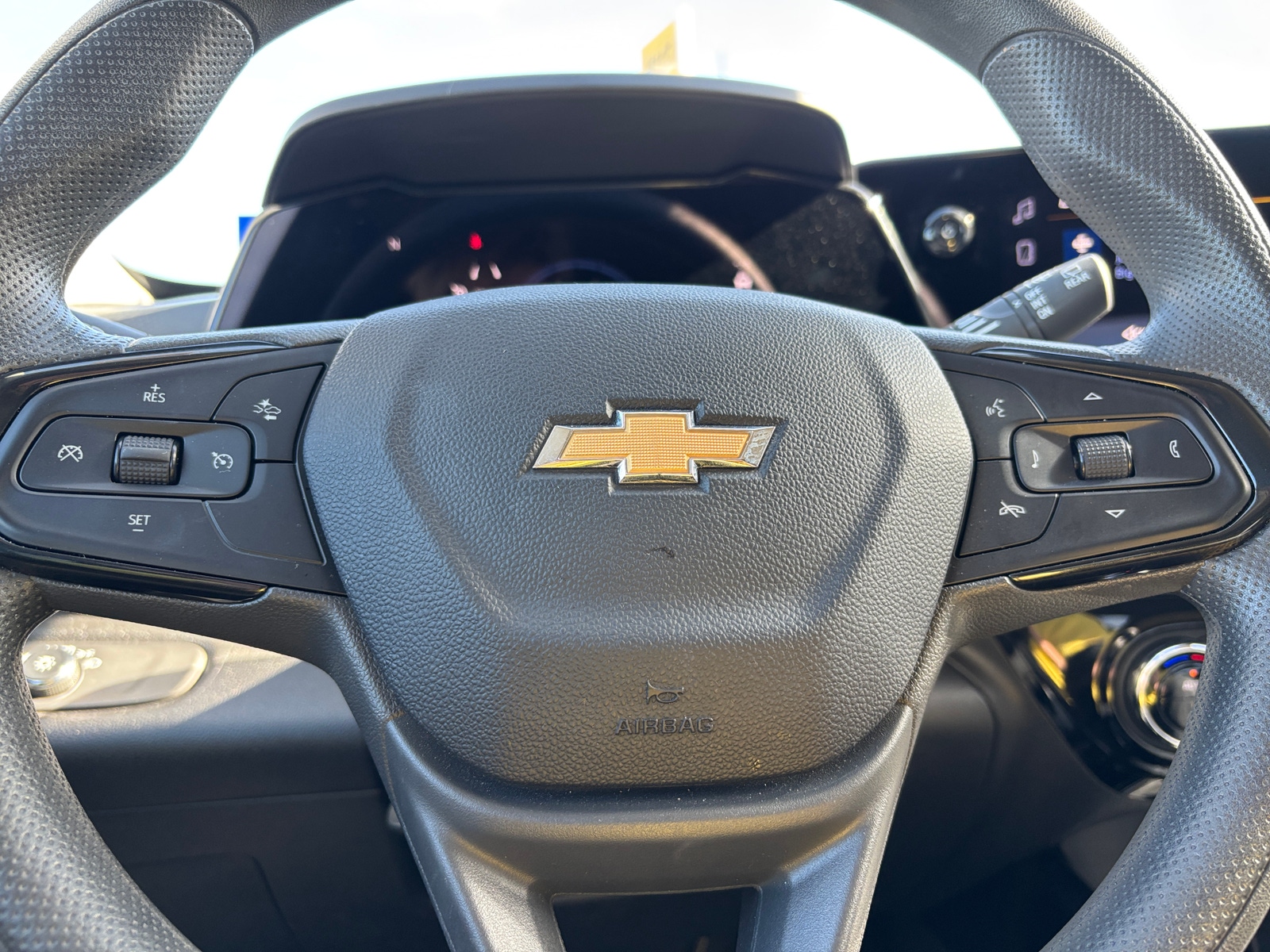 Thumbnail: 2025 Chevrolet Trax - 5