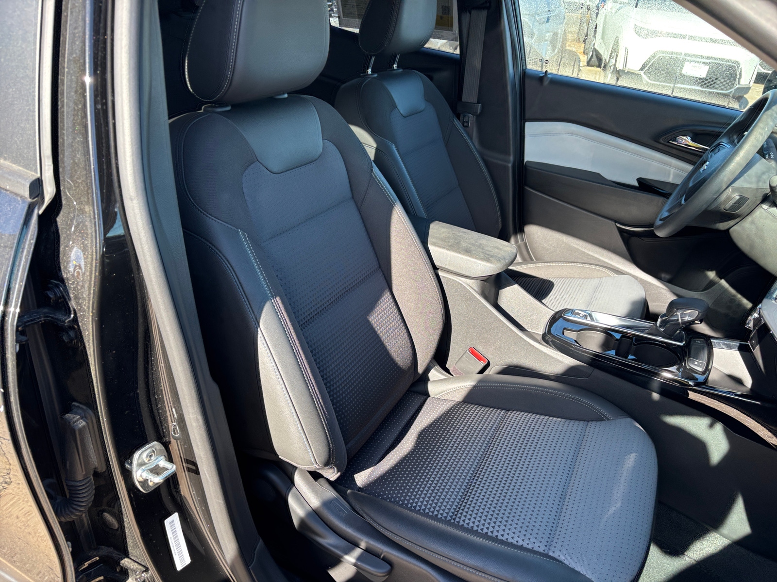 Thumbnail: 2025 Chevrolet Trax - 2