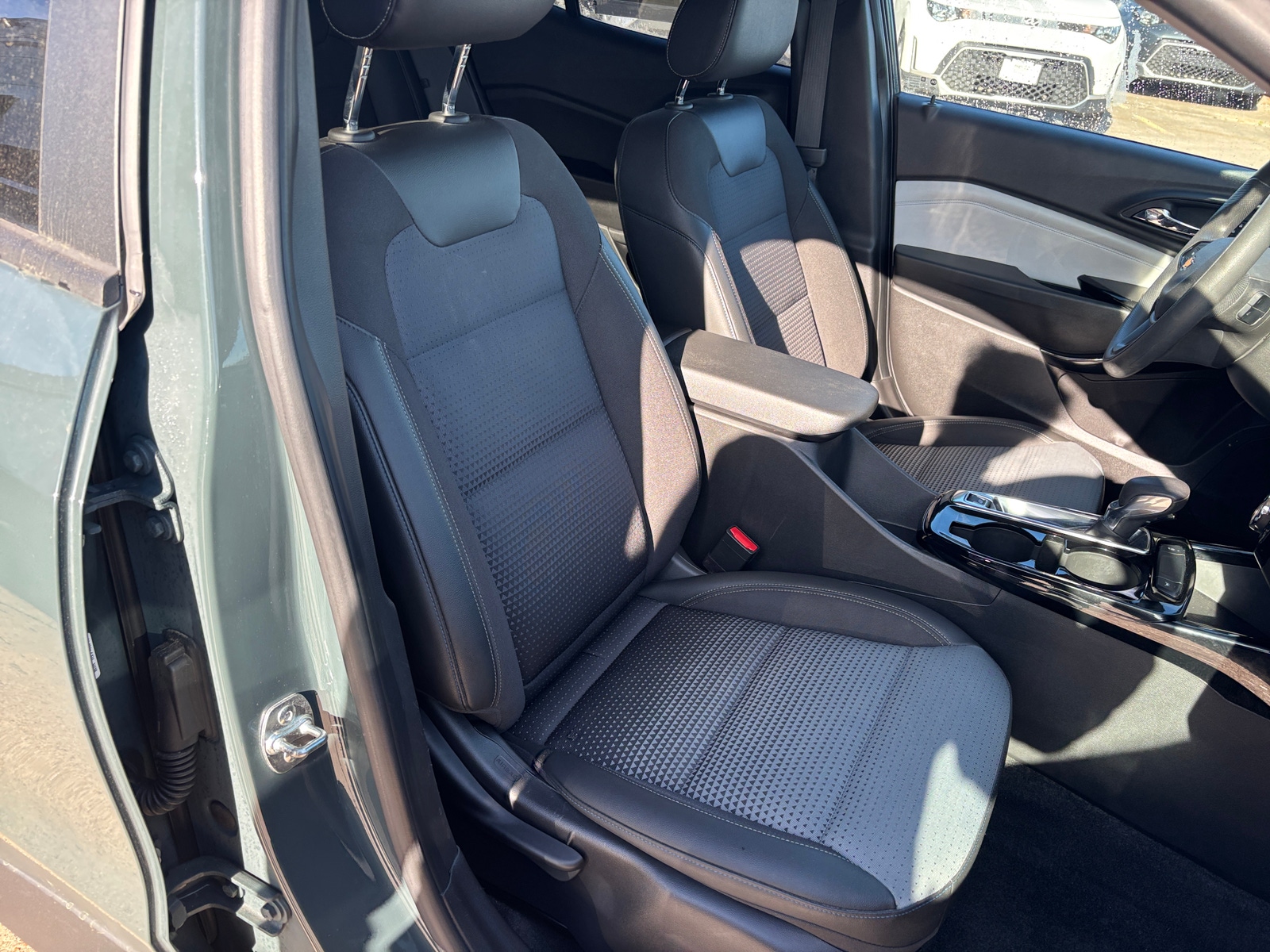 Thumbnail: 2025 Chevrolet Trax - 2