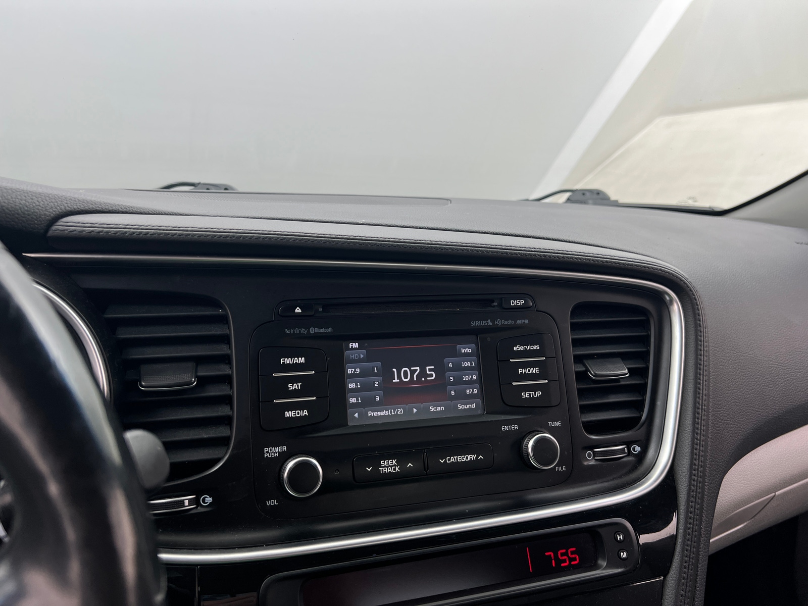 Thumbnail: 2015 Kia Optima - 3