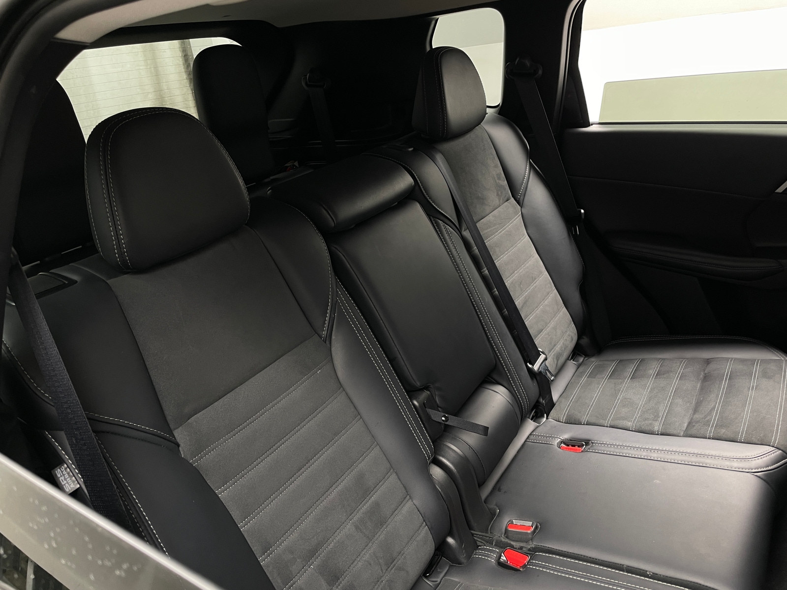 Thumbnail: 2024 Mitsubishi Outlander - 5