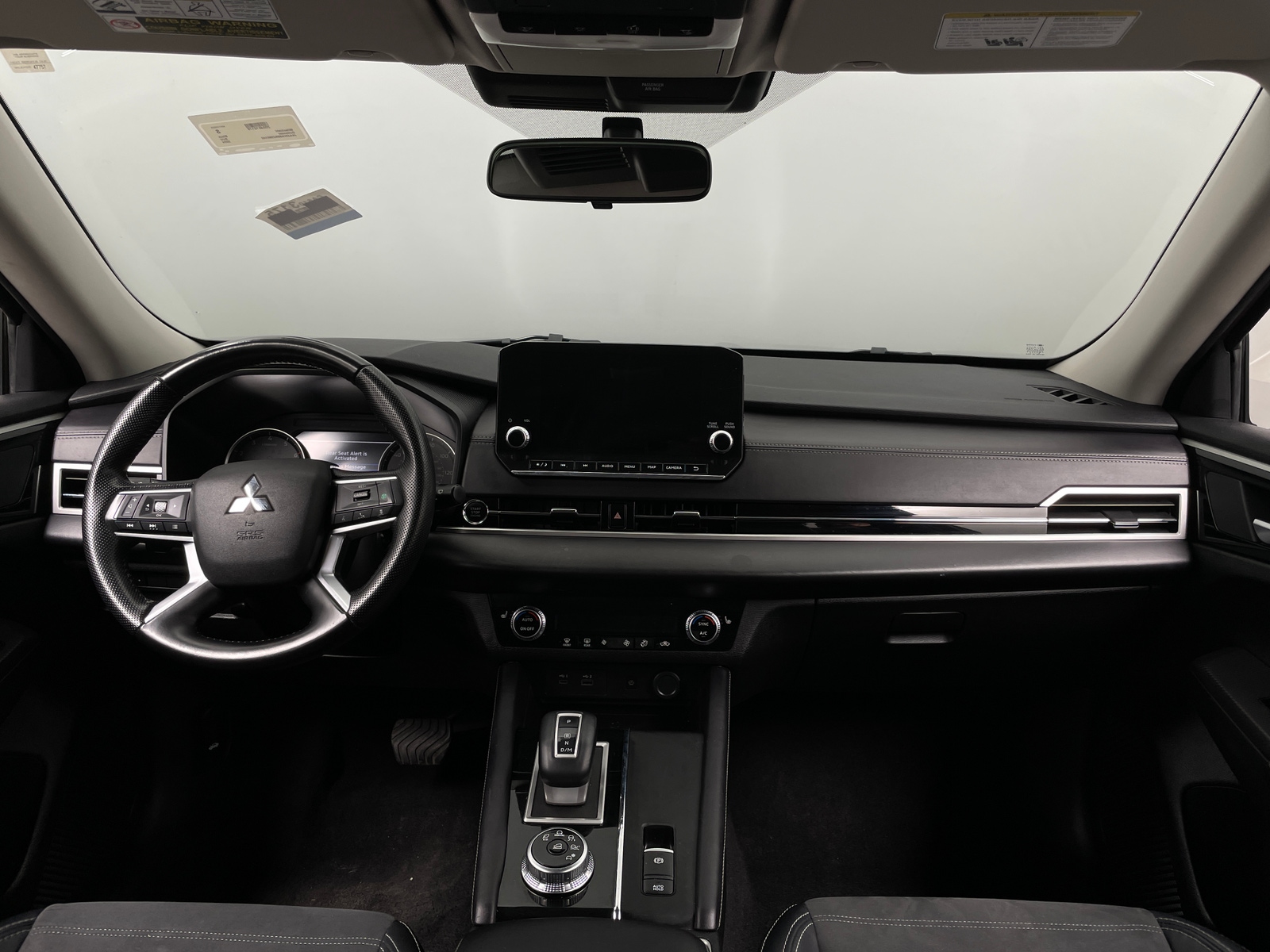 Thumbnail: 2024 Mitsubishi Outlander - 2