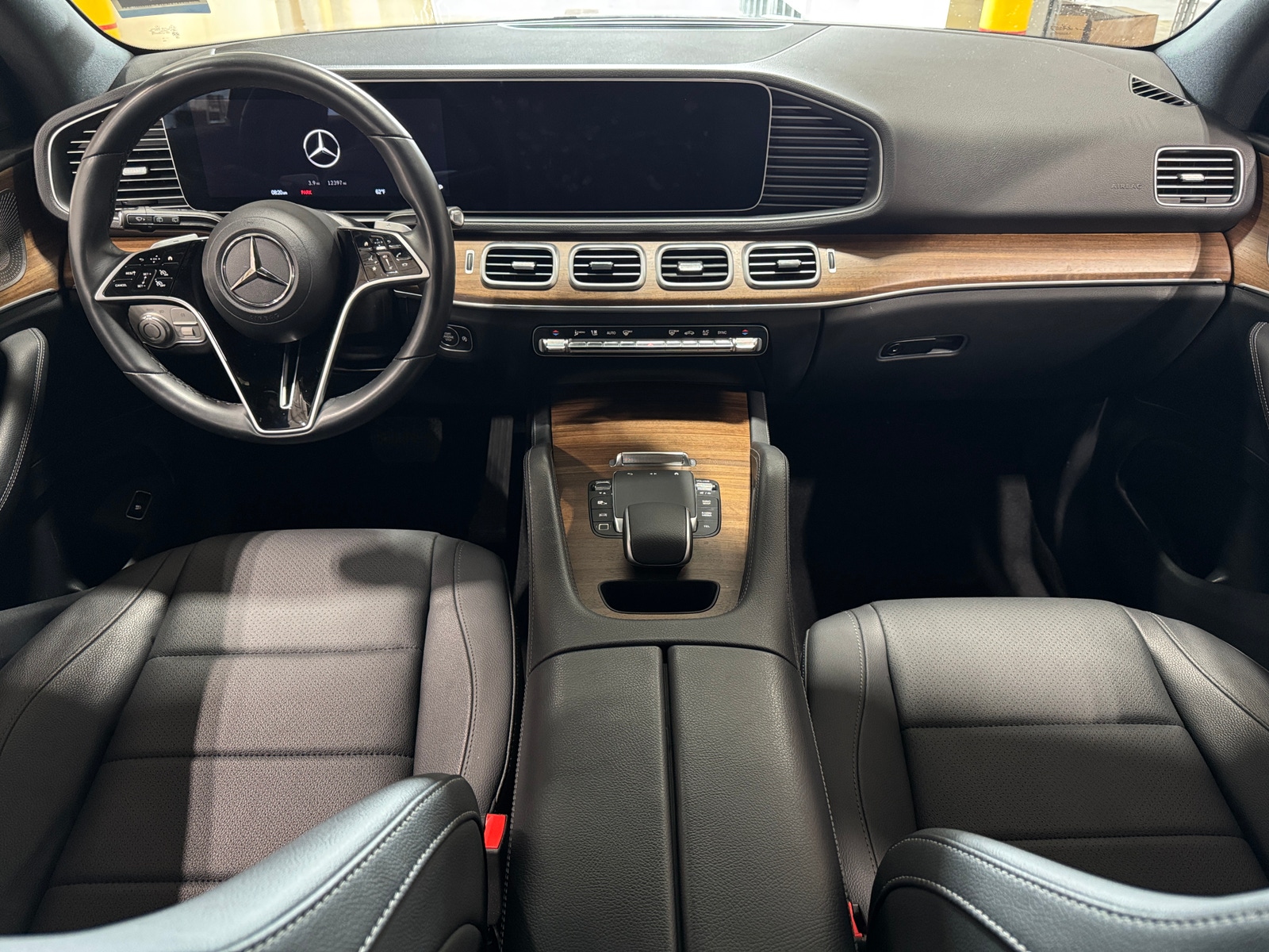 Thumbnail: 2025 Mercedes-Benz GLE - 2