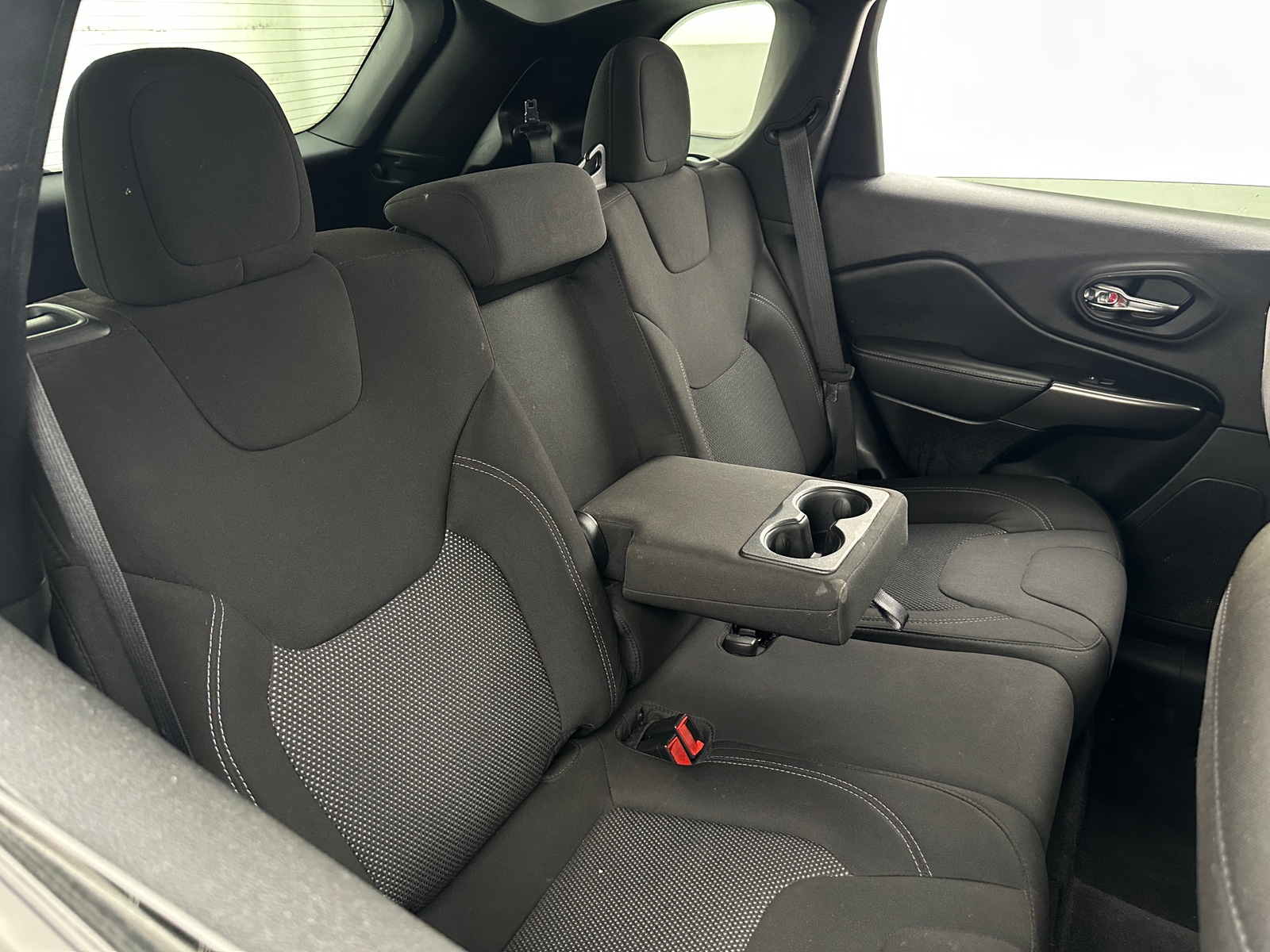 Thumbnail: 2020 Jeep Cherokee - 6