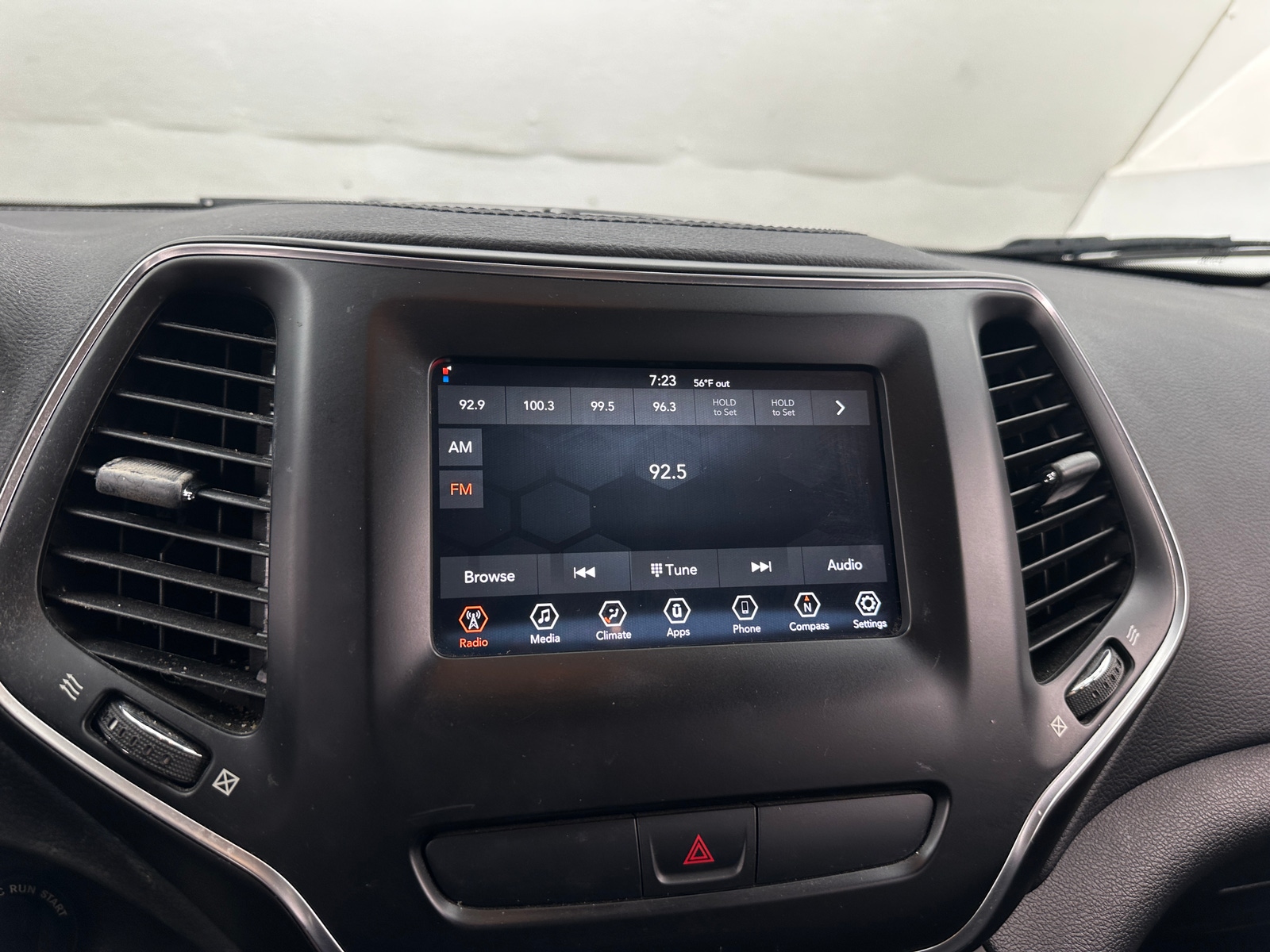 Thumbnail: 2020 Jeep Cherokee - 4