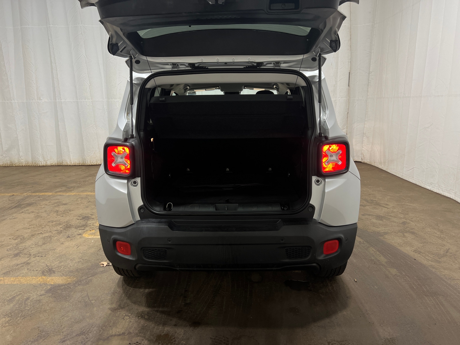 Thumbnail: 2017 Jeep Renegade - 7