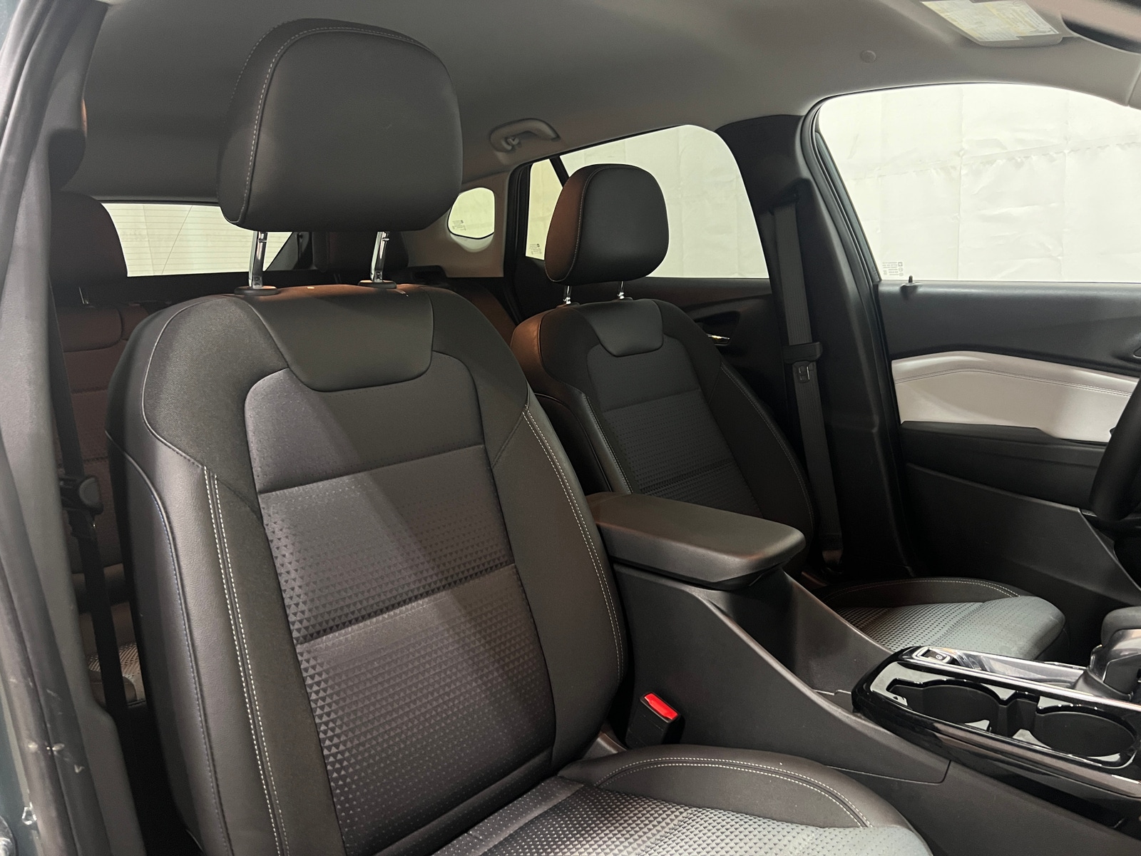 Thumbnail: 2025 Chevrolet Trax - 2