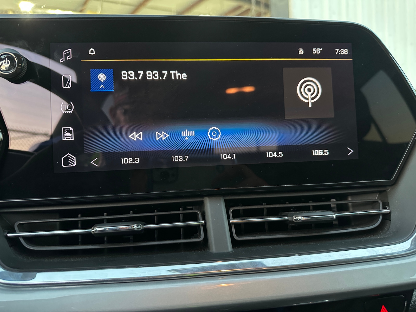 Thumbnail: 2025 Chevrolet Trax - 4