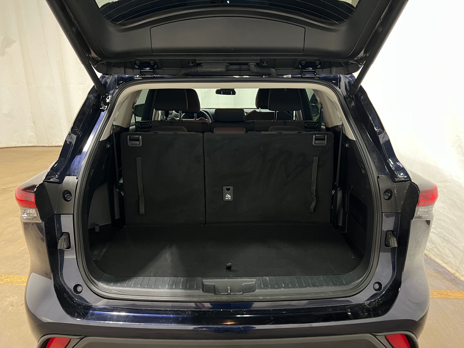 Thumbnail: 2025 Toyota Highlander - 7