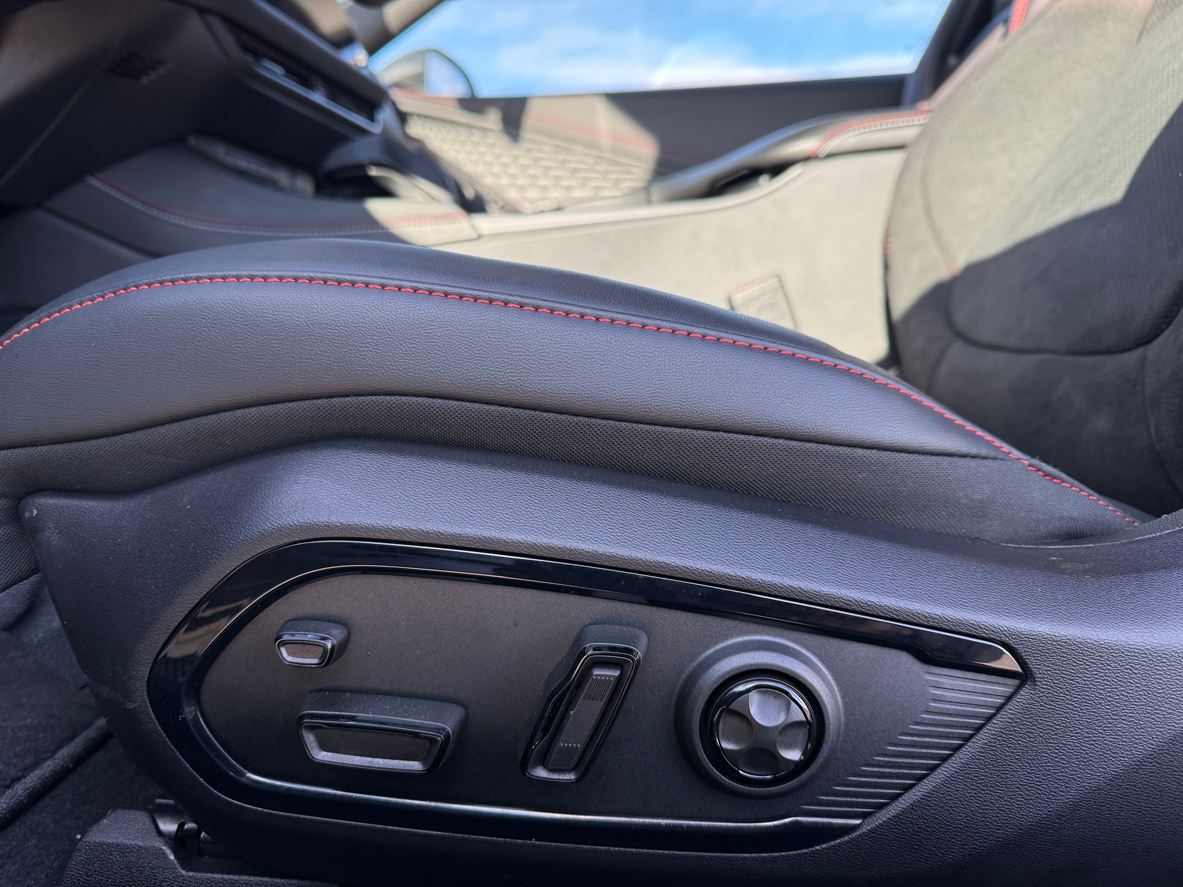 2025 Dodge Charger Daytona Scat Pack - Photo 3