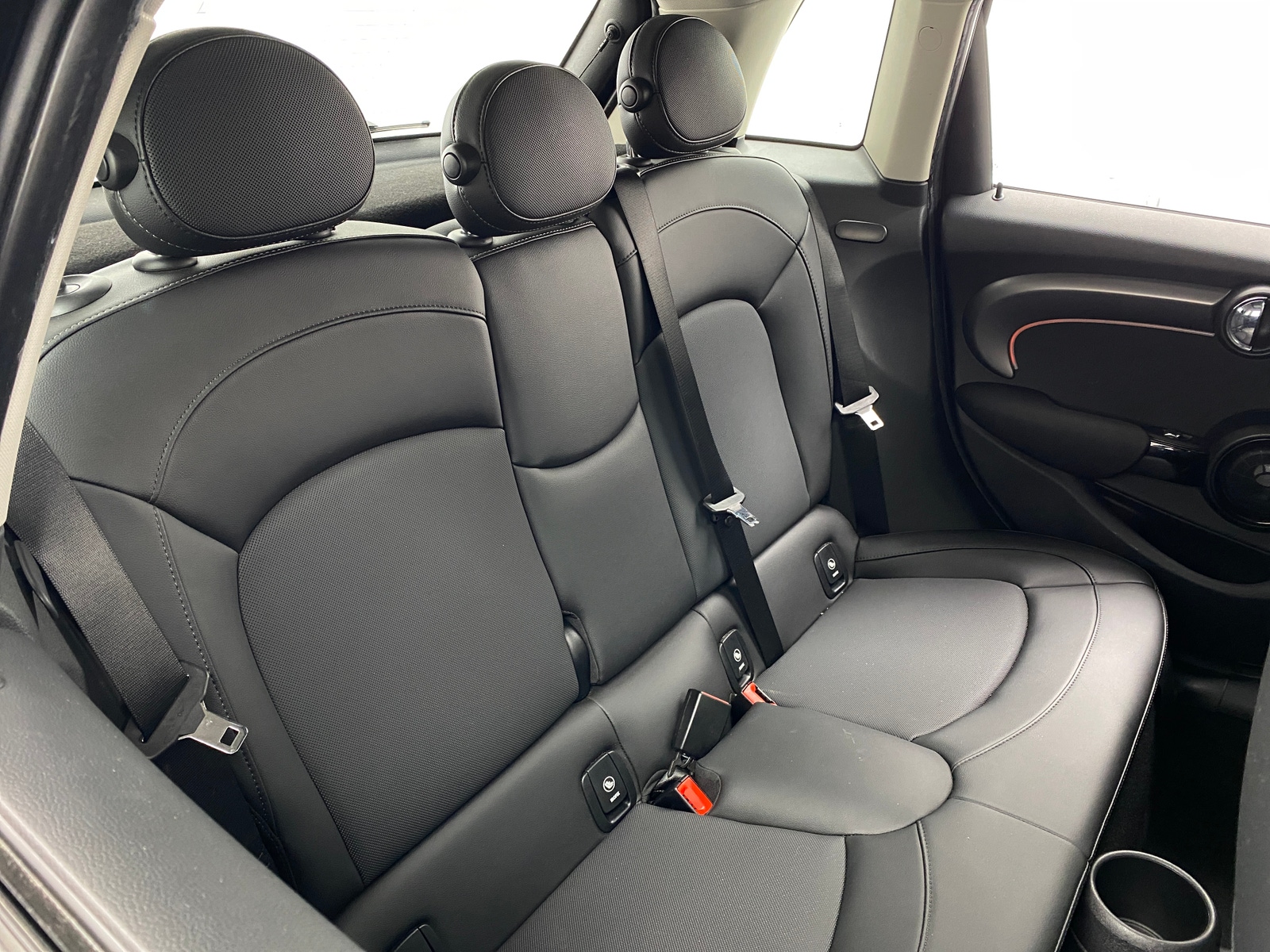 Thumbnail: 2022 MINI Cooper Hardtop - 5