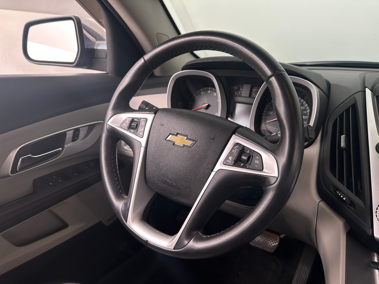 Thumbnail: 2015 Chevrolet Equinox - 4